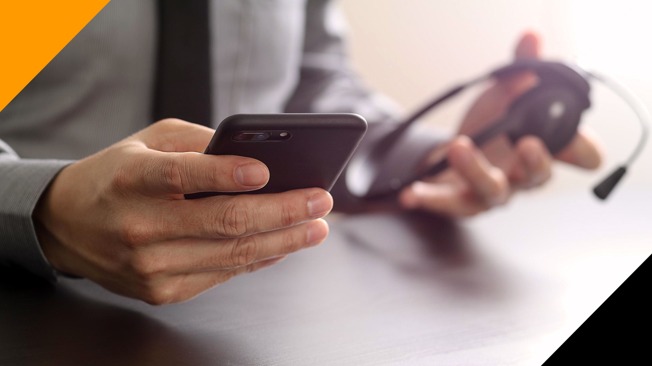 What Is The Difference Between A VoIP And A Mobile Phone